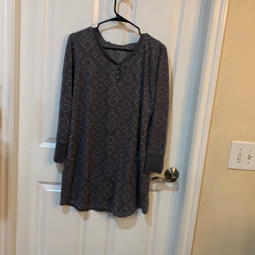 Blueish black nightgown